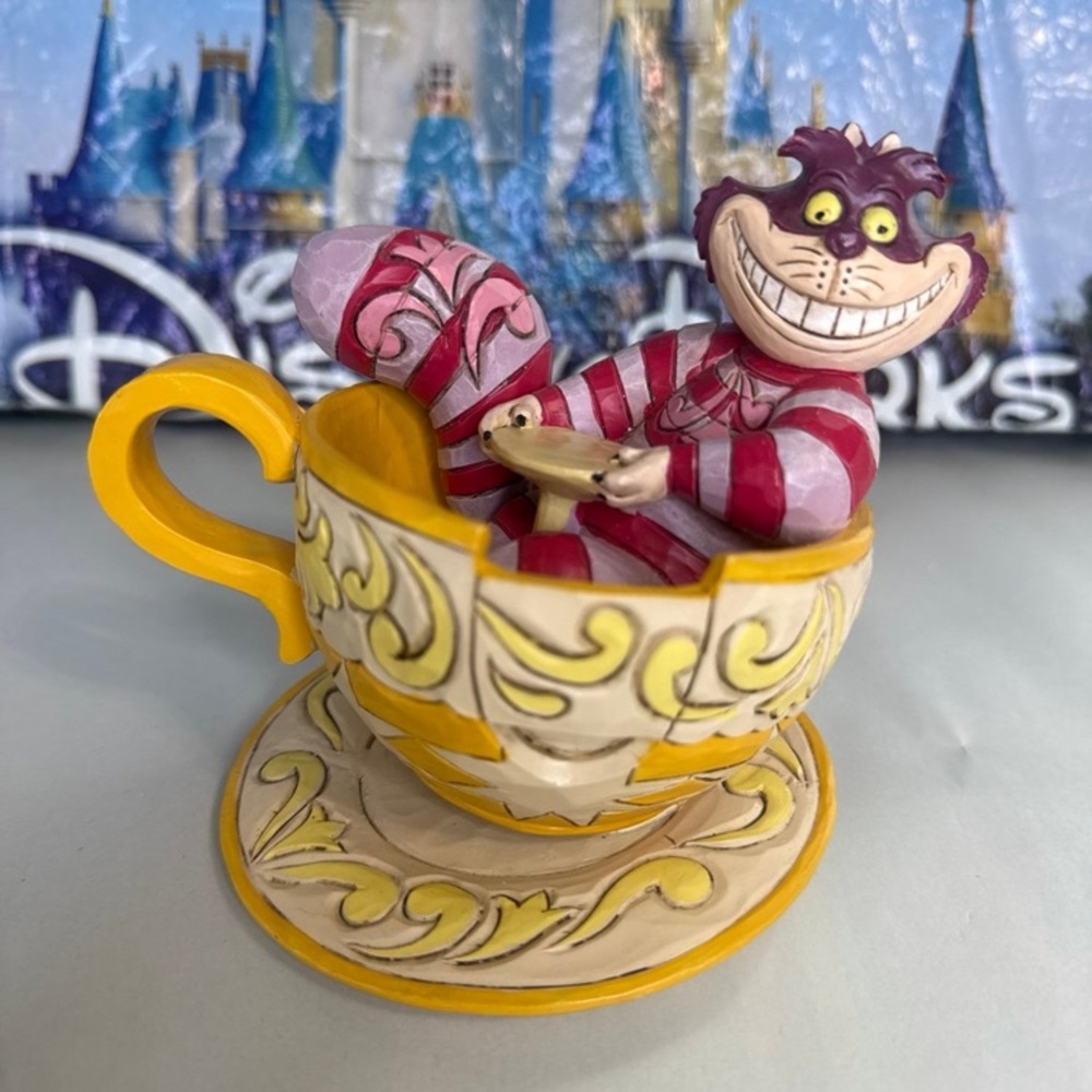 Disney parks Jim Shore Cheshire Cat in Tea Cup Figurine Mad Tea Party 4032117